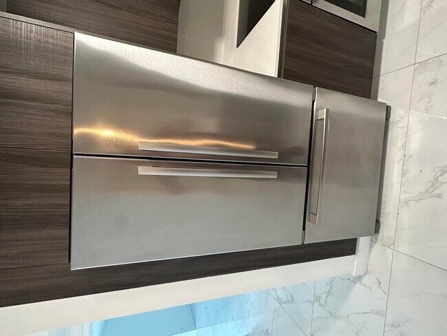 Building Photo - 488 NE 18th St