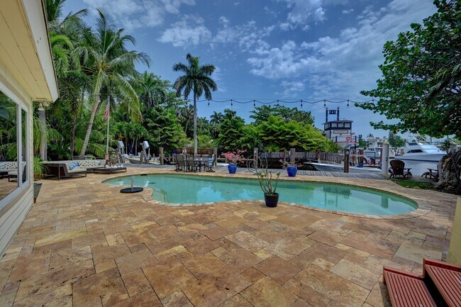 Building Photo - 2150 Tanbark Ln