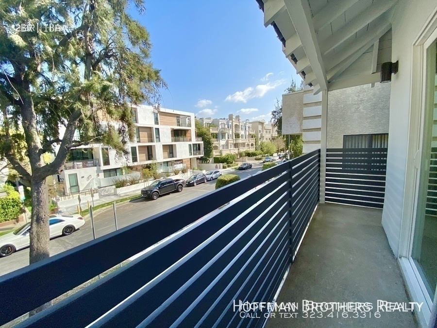 Building Photo - 141 N Swall Dr
