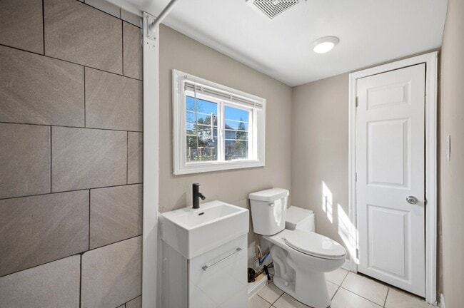 Building Photo - Cozy & Modern 1-Bed, 2-Bath Tiny Home – Renovated in Columbus!