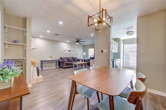 Building Photo - 2379 Briarwest Blvd