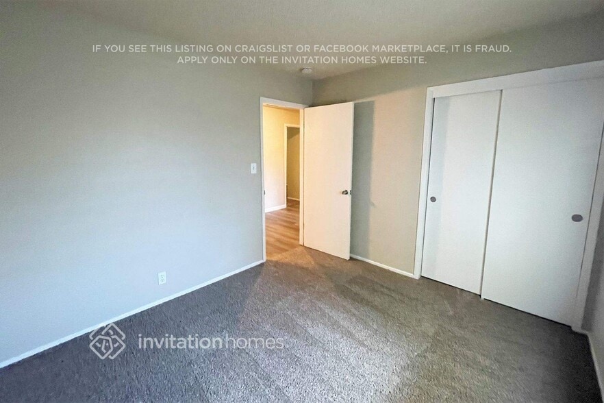 Building Photo - 217 Locust Dr