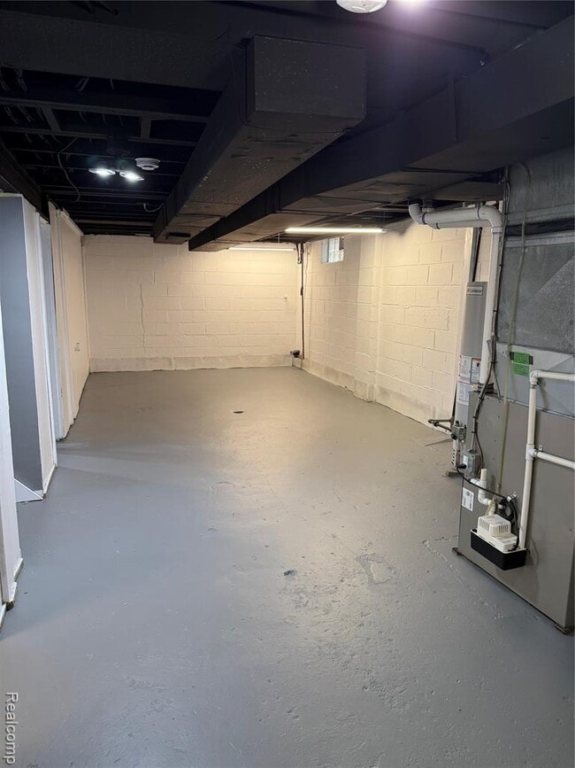 Building Photo - 2729 Kipling Ave