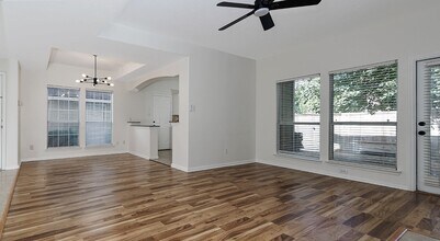 Building Photo - 35 S Avonlea Cir