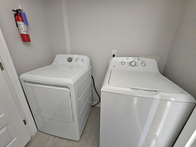 Building Photo - 1019 N Woodson Ave