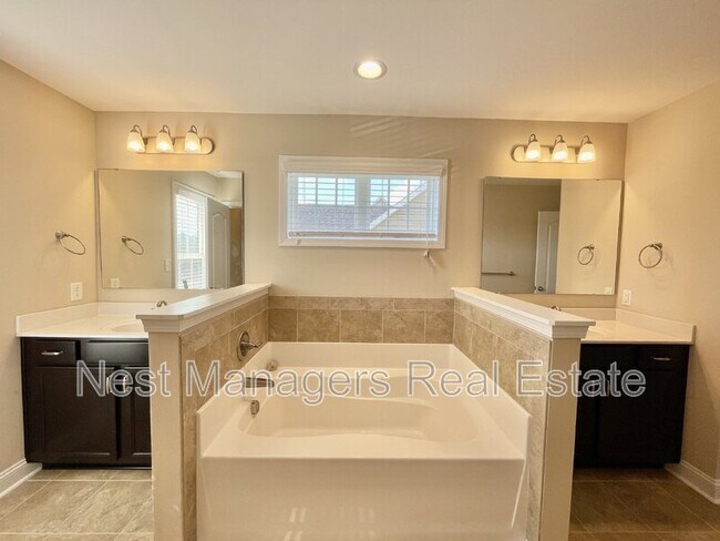 Building Photo - 608 Stonebriar Ave