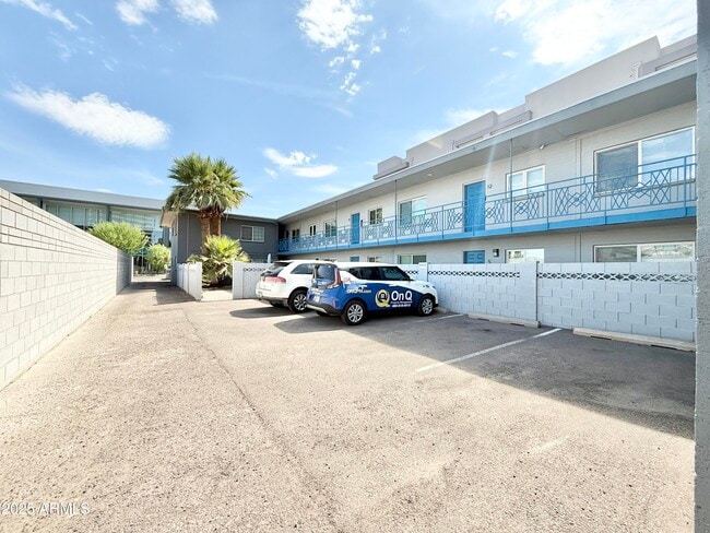 Building Photo - 44 E Roanoke Ave