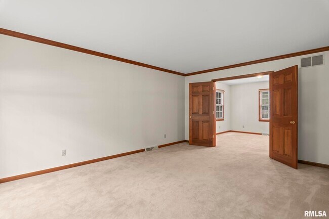 Building Photo - 1616 Hunter Ridge Dr