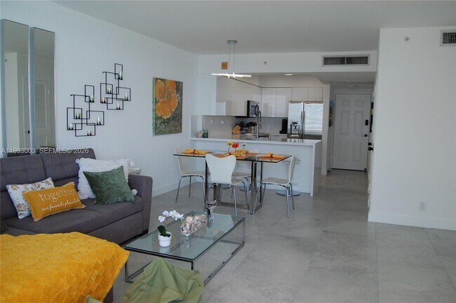 Building Photo - 2501 S Ocean Dr