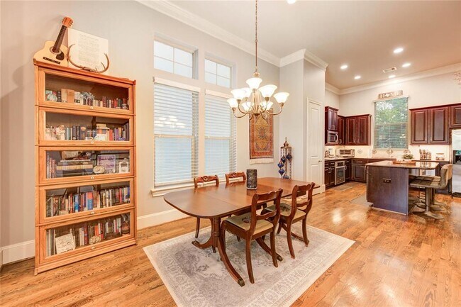 Building Photo - 1649 Upland Lakes