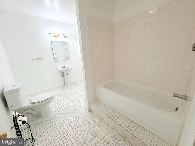 Building Photo - 43549 Coal Bed Ct