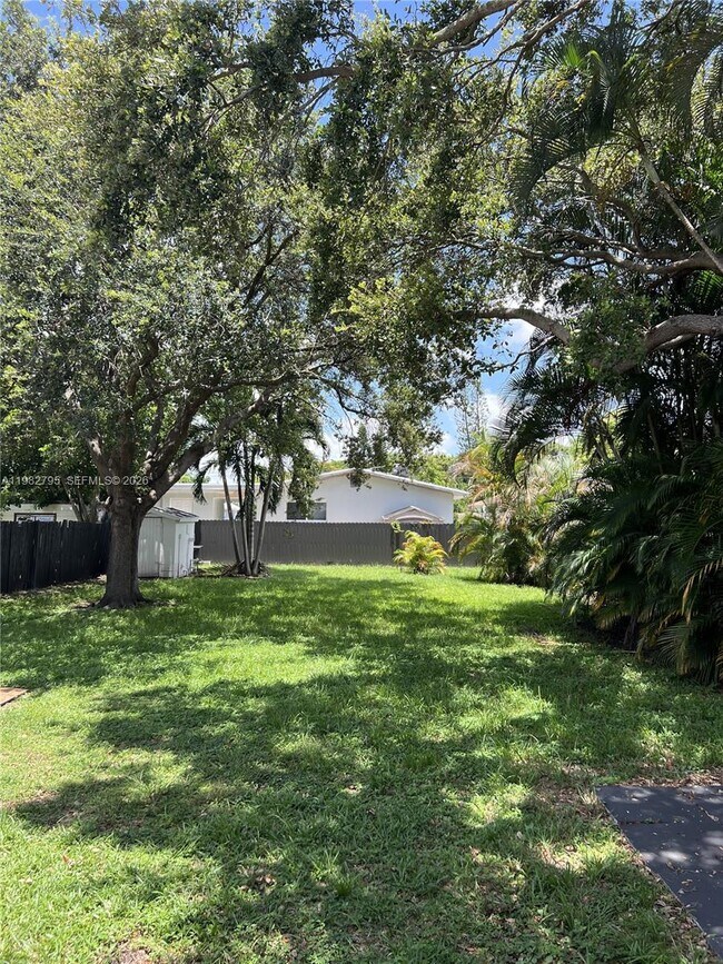 Building Photo - 2415 Grant St