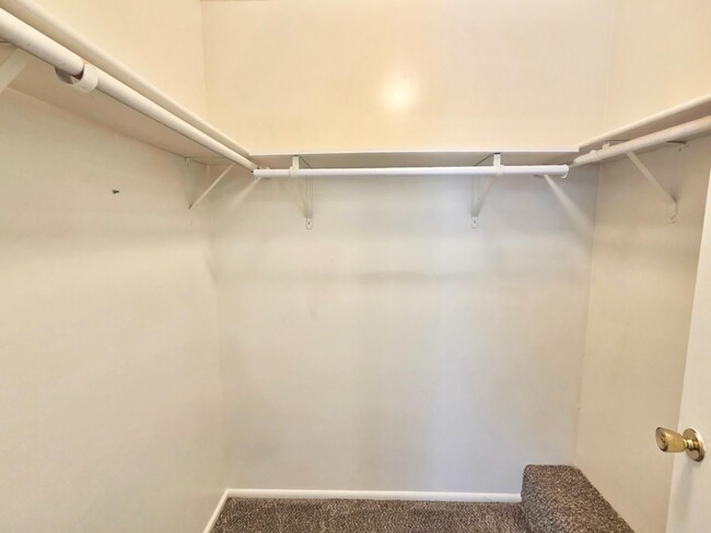 Building Photo - 5571 S 2800 W