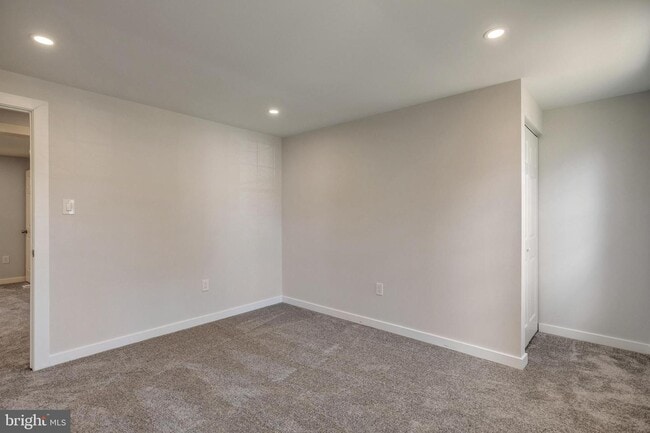 Building Photo - 9003 Fox Lair Dr