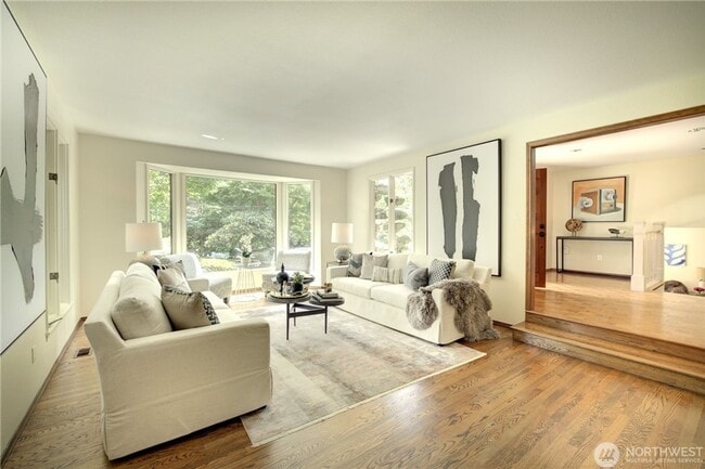 Building Photo - RARE Find House for Rent in Yarrow Point!