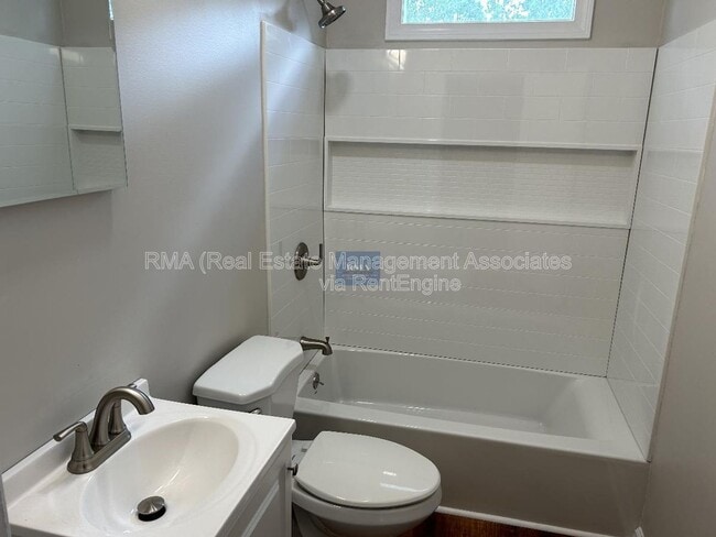 Building Photo - 126 Sihane Rd