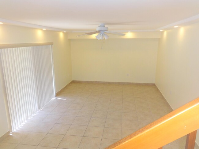 Building Photo - 2425 24th Ct