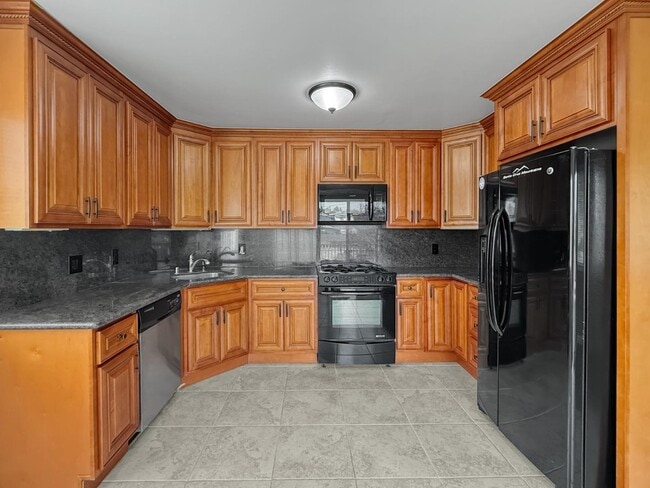 Building Photo - 4550 Opal St