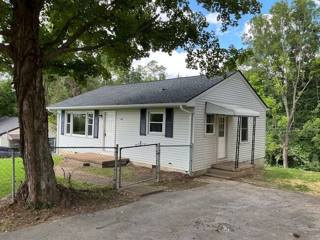 Building Photo - 415 Gary Hills Dr