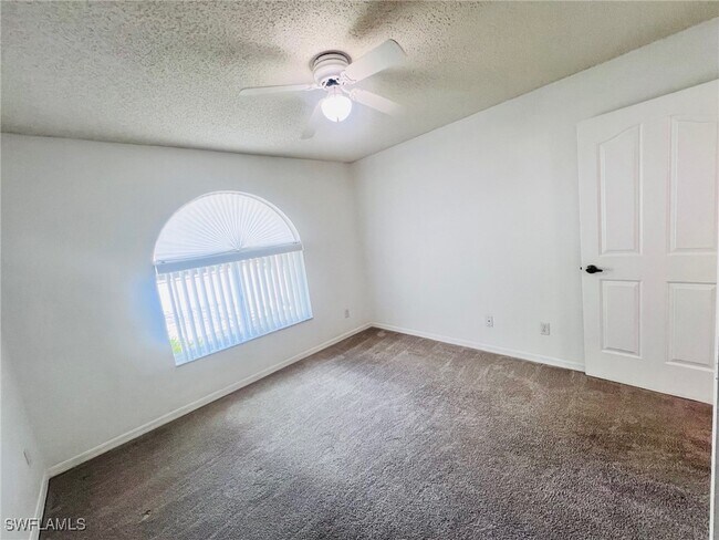 Building Photo - 955 New Waterford Dr
