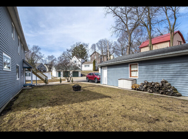 Building Photo - 1041 Carrington St