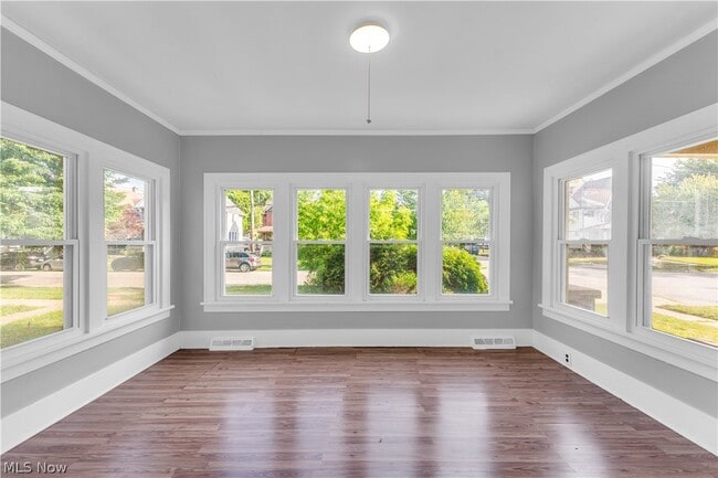 Building Photo - 3624 Archwood Ave