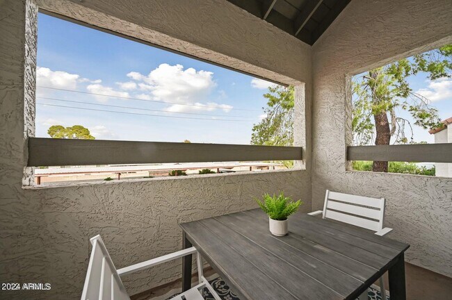 Building Photo - 2959 N 68th Pl