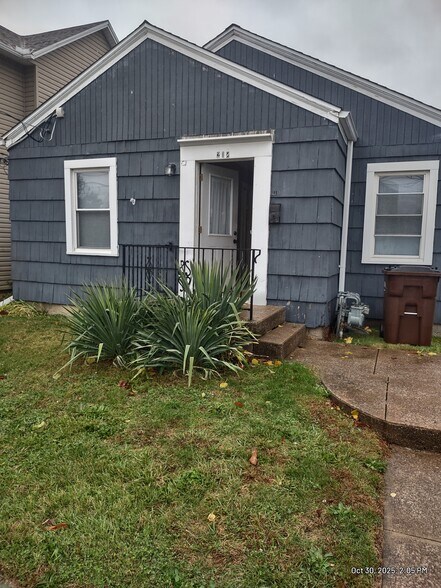 Building Photo - 218 Lawrence St