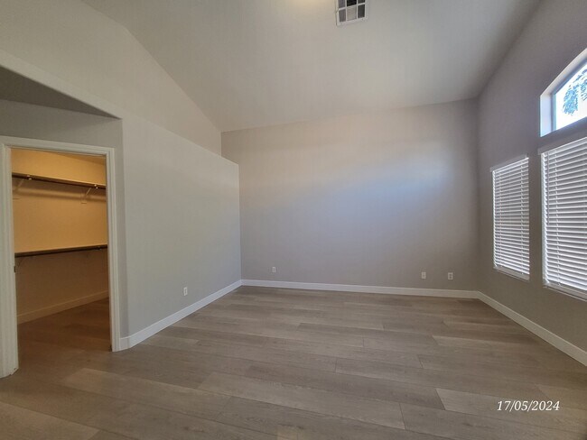 Building Photo - 2817 N Porcupine Flat St