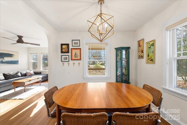 Building Photo - 5712 Oak Dr