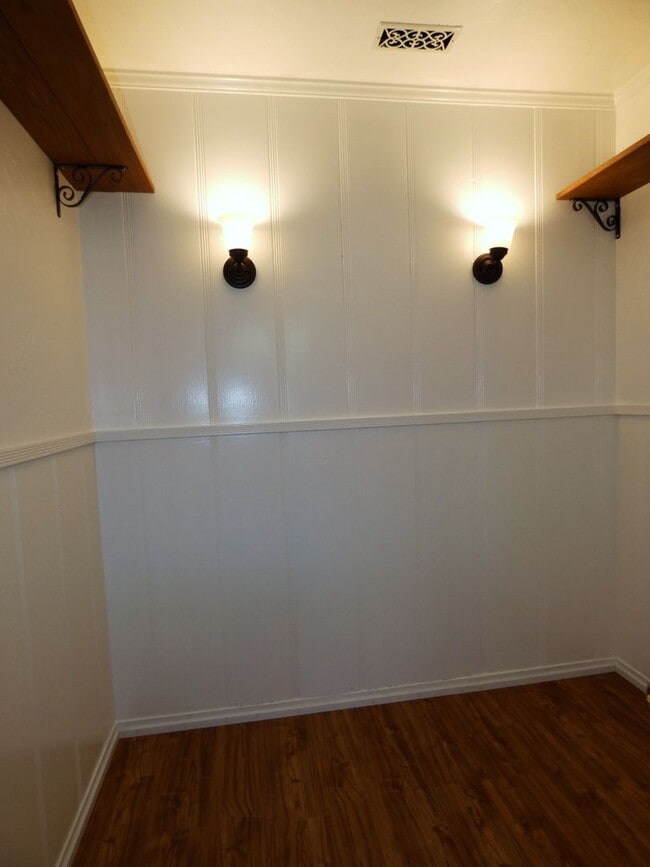 Building Photo - *Available NOW in Whittier!*