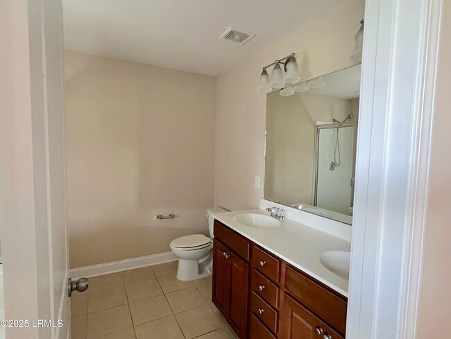 Building Photo - 29 Saluda Way
