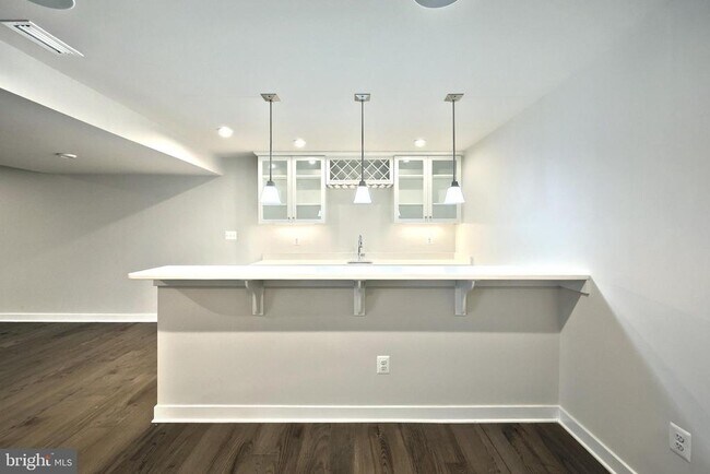 Building Photo - 12 Ervin Dr