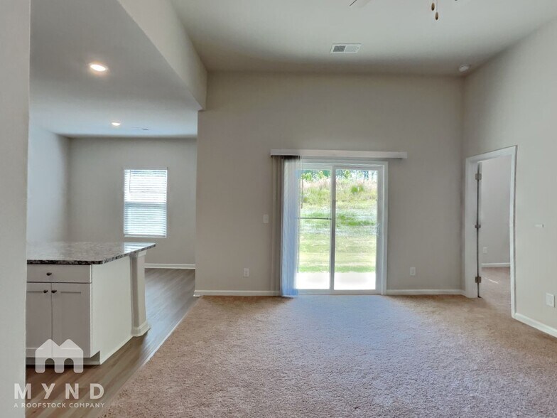 Building Photo - 350 Taverners Ln