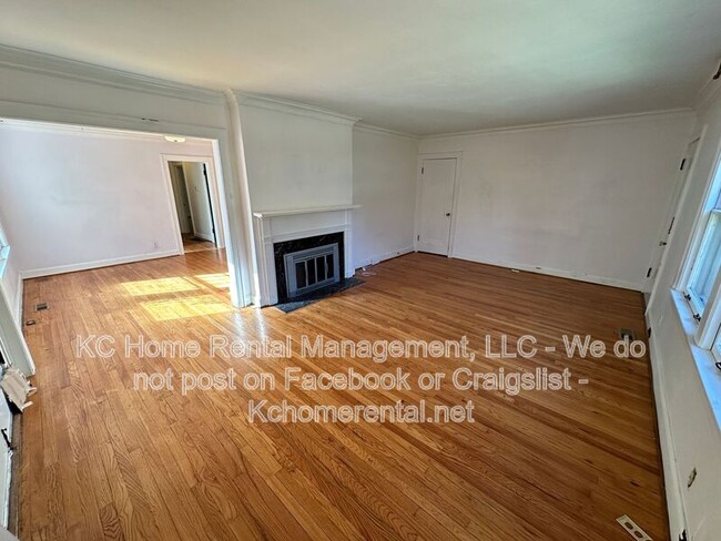 Building Photo - 207 W 51 Terrace