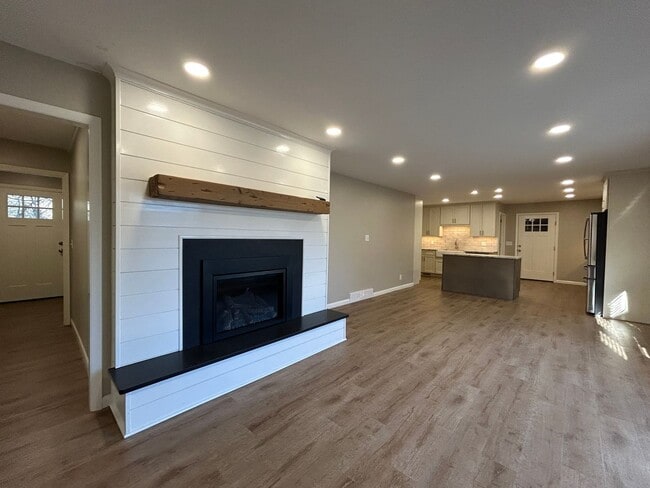 Building Photo - Spacious Brick Ranch Nestled Away — Close to Town!