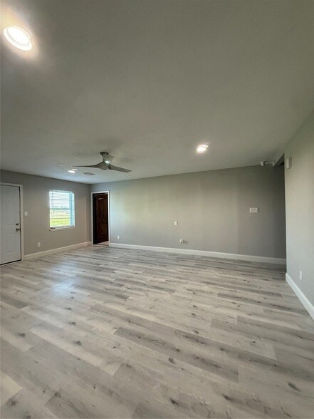Building Photo - 4406 Mallard Dr