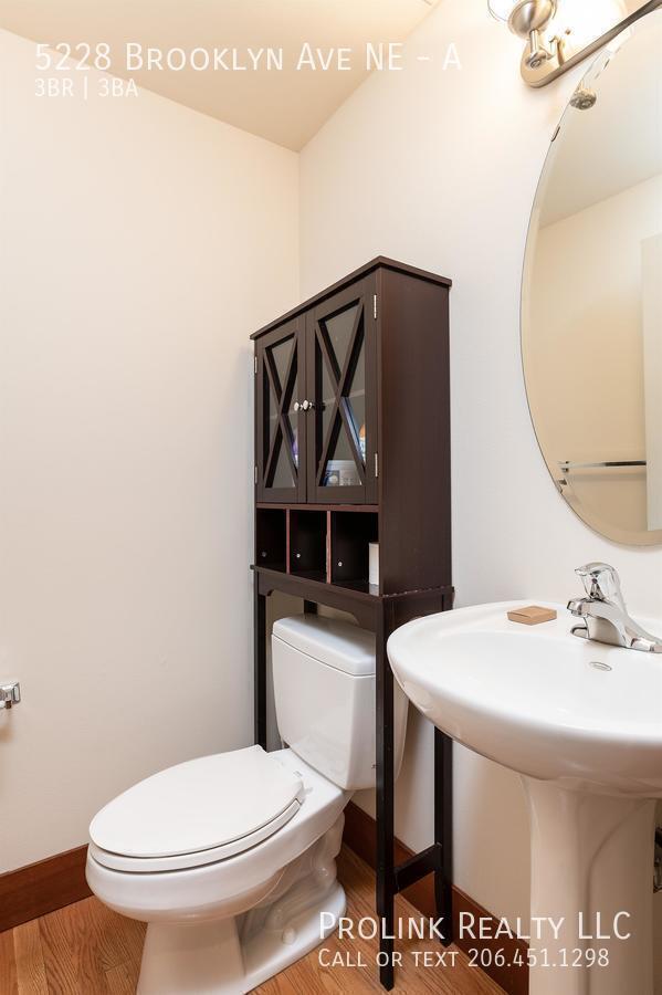 Building Photo - 5228 Brooklyn Ave NE