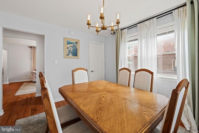 Building Photo - 139 Hawaii Ave NE