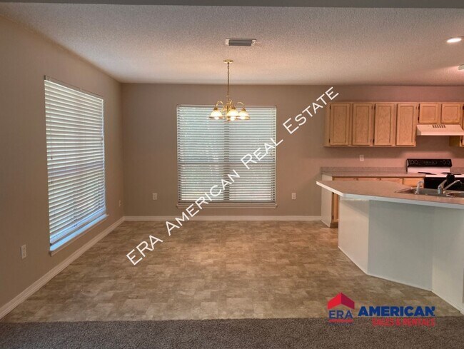 Building Photo - 2365 Hemlock Dr