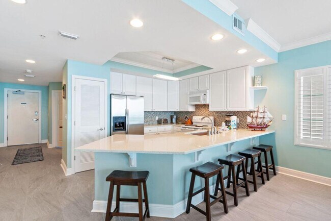 Building Photo - 365 E Beach Blvd