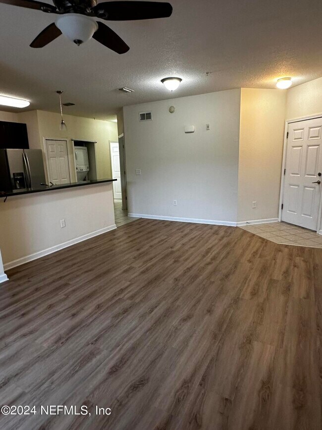 Building Photo - 4920 Key Lime Dr