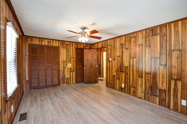 Building Photo - Budget-Friendly Fort Mill Home with Garage...