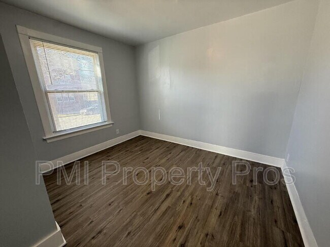 Building Photo - 3278A N 17th St