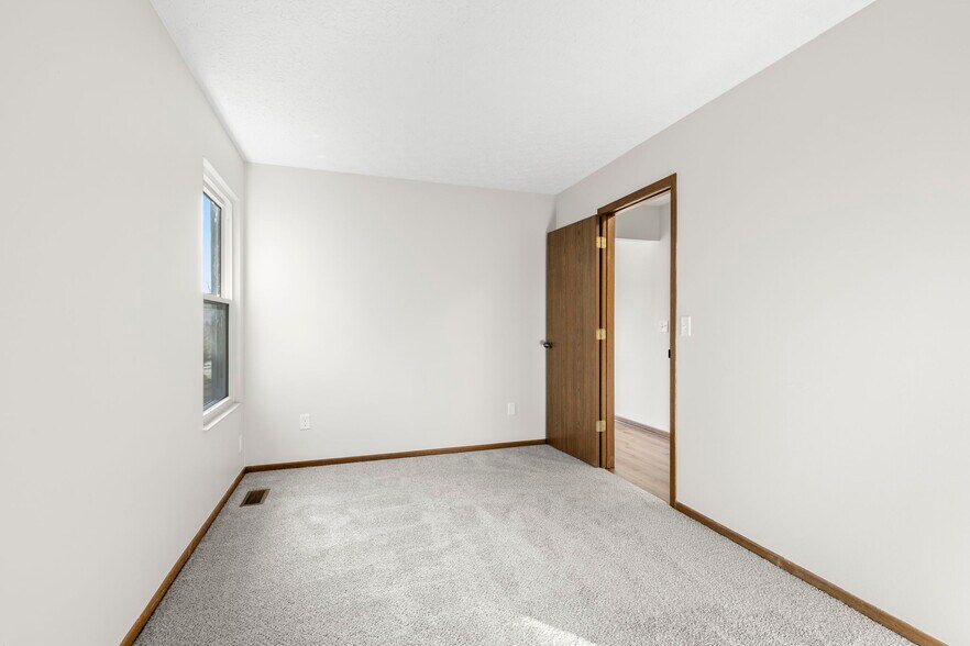 Building Photo - 1800 Weather Stone Ln