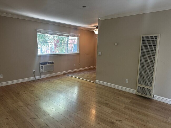 Building Photo - Perfectly Appointed Renovated 2 Bedroom 1 Bath Condo in Santa Clara