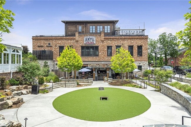 Building Photo - 5600 Surrey Ct