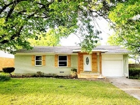 Building Photo - 443 Hanbee St