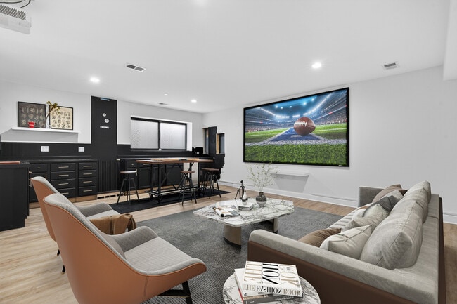 Building Photo - 2514 S Harvey Ave