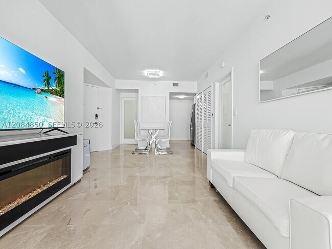 Building Photo - 6365 Collins Ave